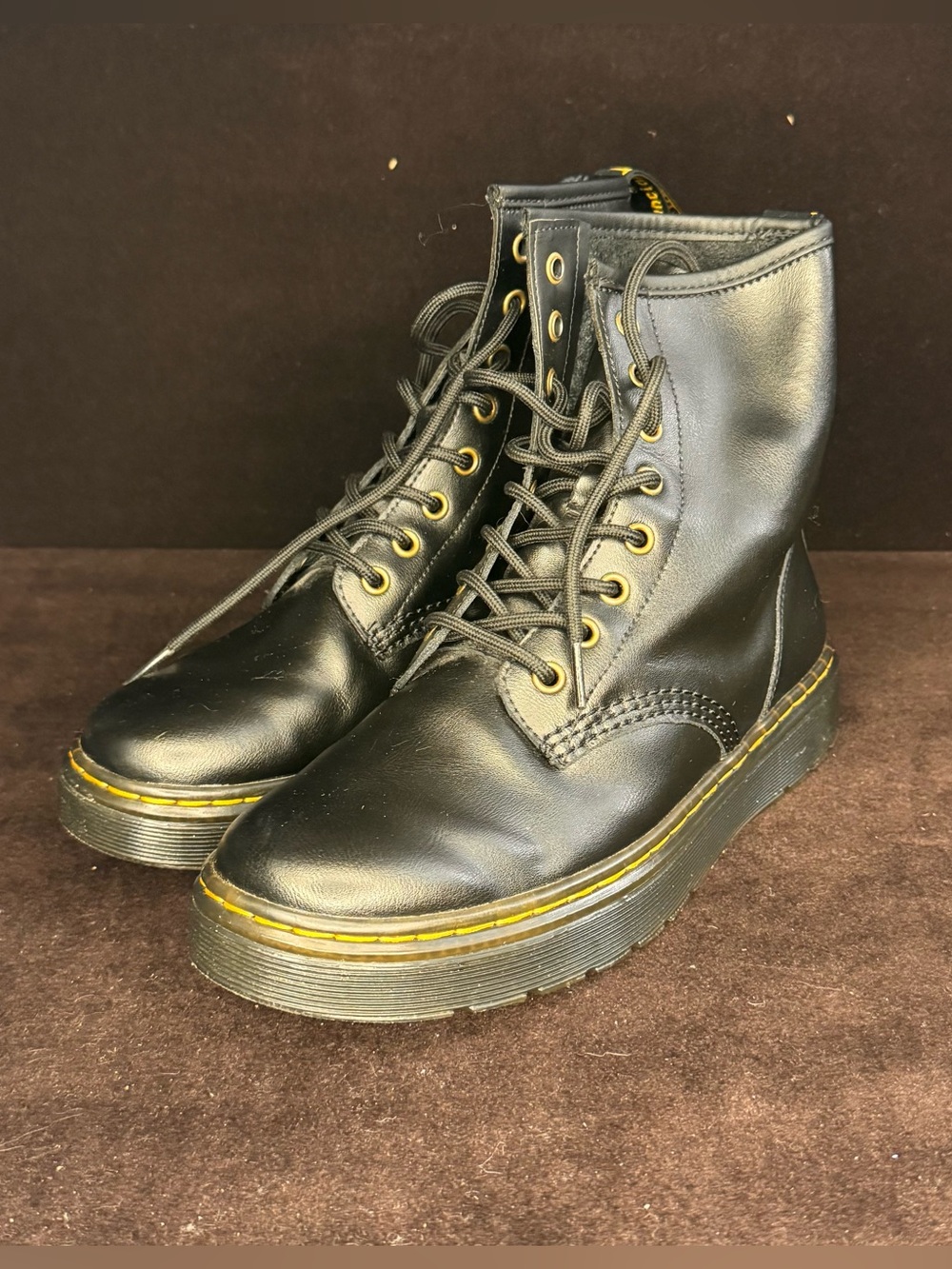 Dr. Martens Black Leather 8-Eye Lace-Up Boots unisex W9 M8
